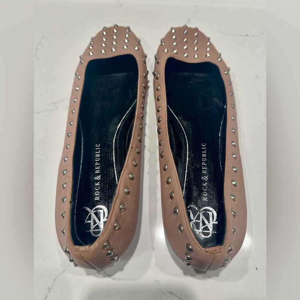 Rock & Republic Tan Studded Ballet Flats - size 8 - Picture 5 of 6